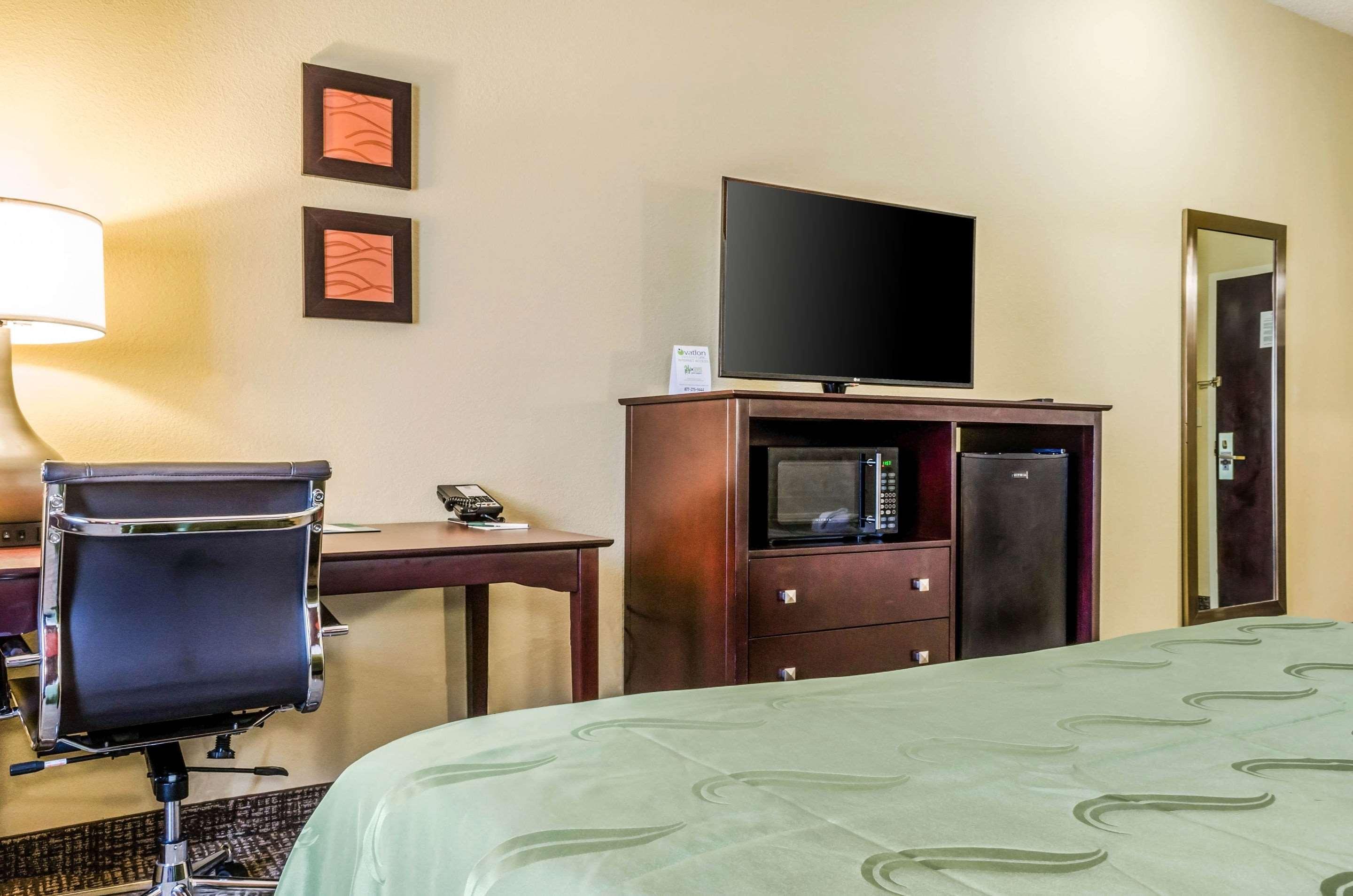 Отель Wingate By Wyndham Biloxi - Ocean Springs Экстерьер фото