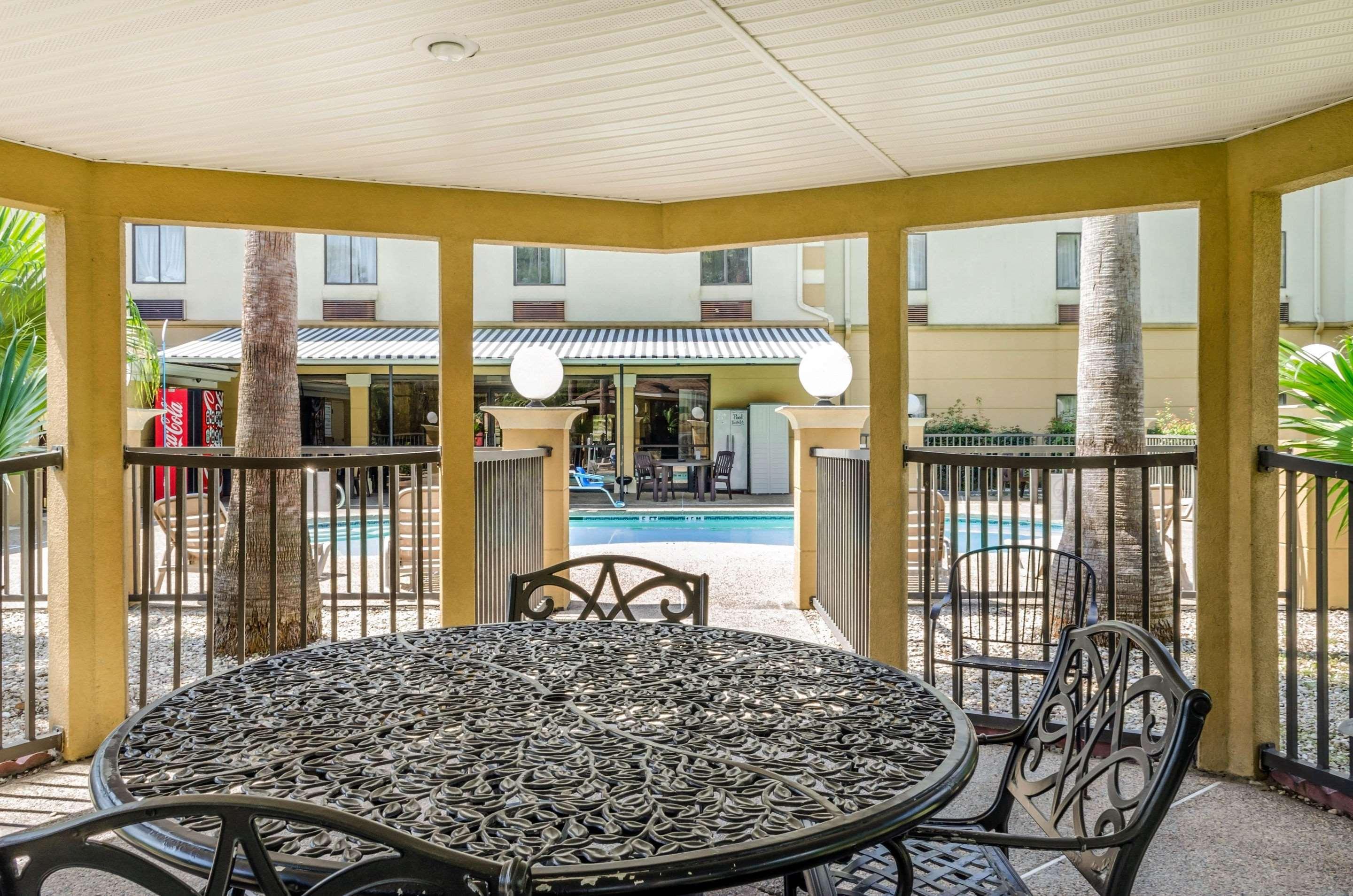 Отель Wingate By Wyndham Biloxi - Ocean Springs Экстерьер фото